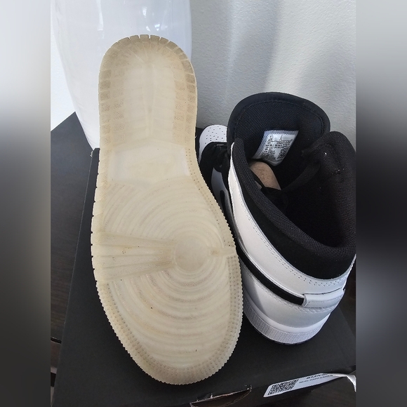 Air Jordan 1 Mid 4.5 Y - Picture 7 of 9